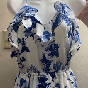 Suzy Shier blue floral maxi dress XS
